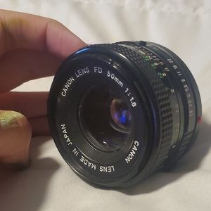 Canon lens
